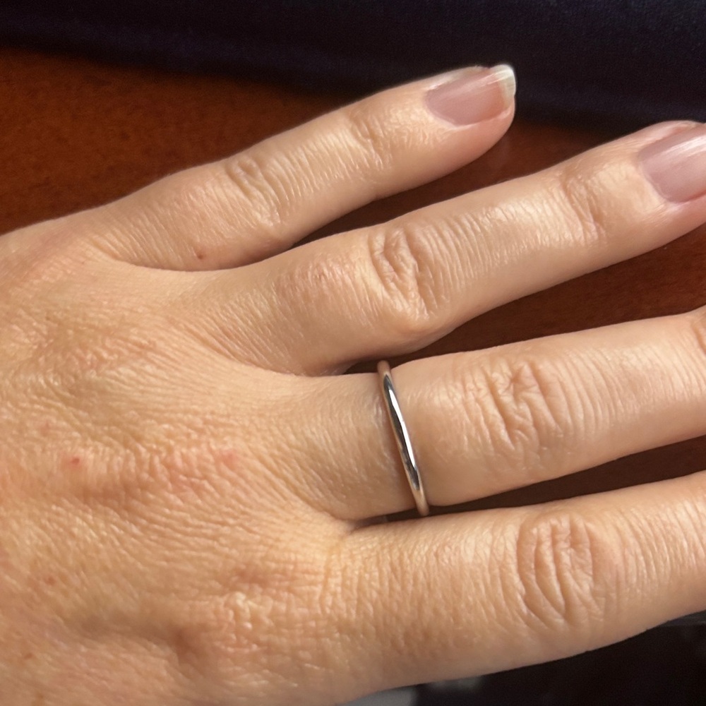 Elegant Silver Band Ring